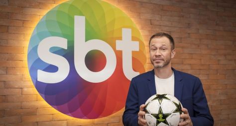 Em visita ao SBT, Tiago Leifert é o oficialmente apresentado na emissora de Silvio Santos