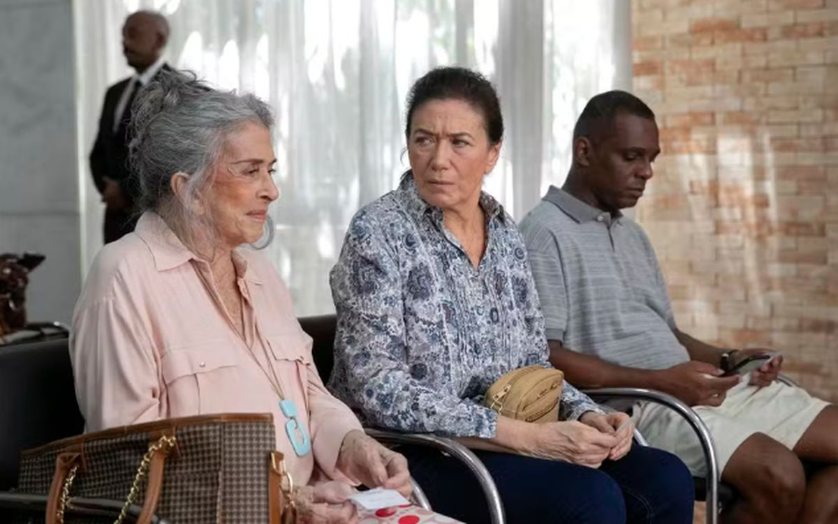 Laurita (Lilia Cabral) e Nilcedes (Betty Faria). Foto: Globo/ Manoella Mello