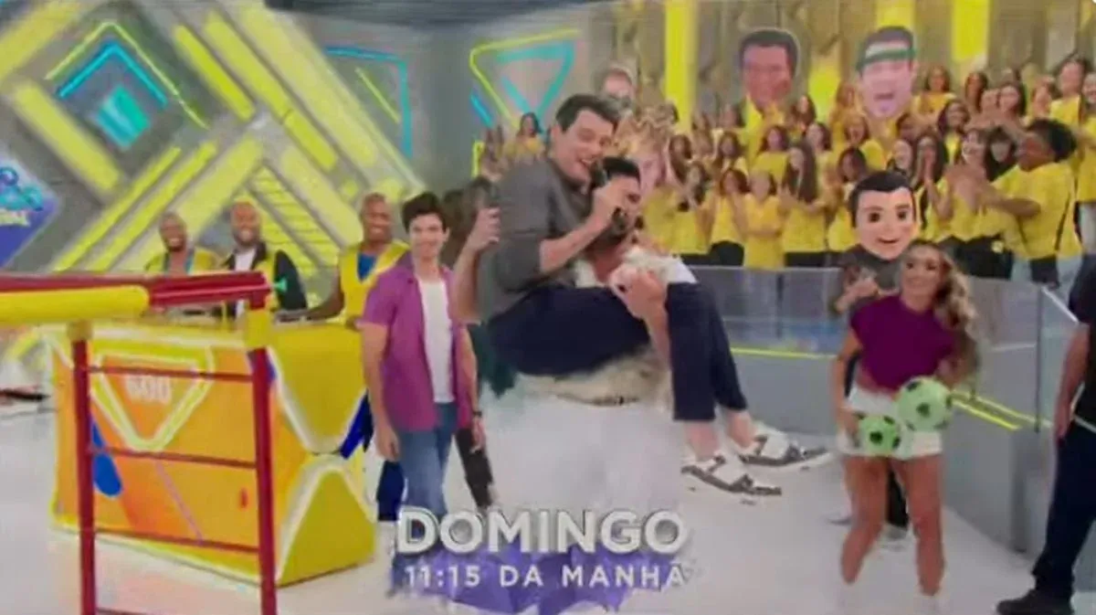 Domingo Legal: Gretchen e Mara Maravilha no "Famosos da Internet"