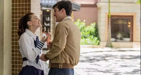 Debora Ozório e Caio Manhente conquistam o público com romance em "Garota do Momento"