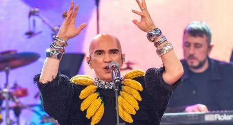 "Altas Horas" presta tributo a ícones da música brasileira que já se foram