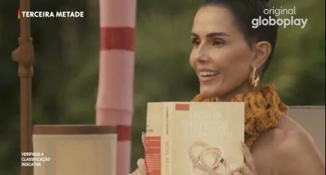 Deborah Secco estreia como apresentadora em reality sobre trisal no Globoplay