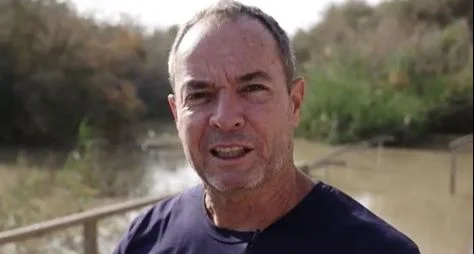 Clayton Conservani retorna à Globo com nova temporada de "Planeta Extremo"