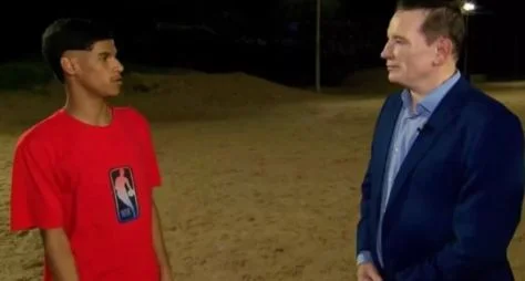 Domingo Espetacular exibe reportagem de Cabrini sobre o conflito entre Luva de Pedreiro e seu ex-empresário