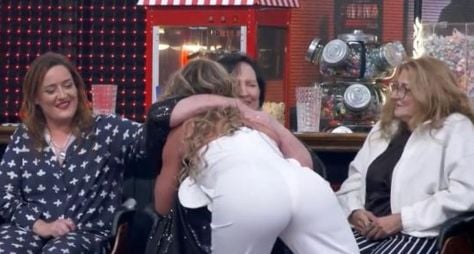 Bastidores tensos no Domingão: briga entre Dona Déa e Lívia Andrade vem à tona e tem final feliz