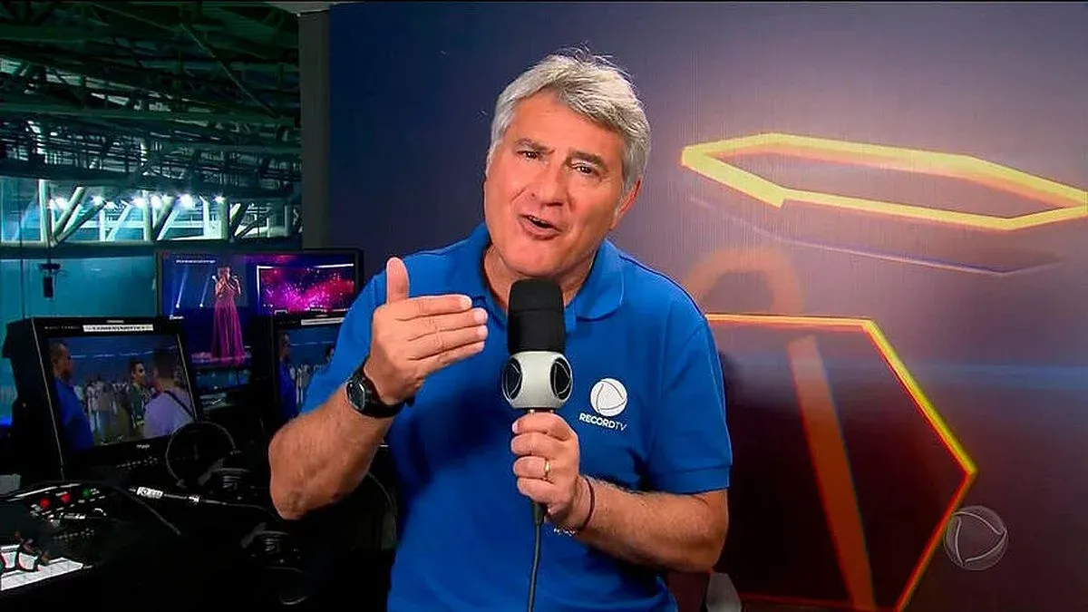 Record testa futebol aos sábados após queda de audiência aos domingos
