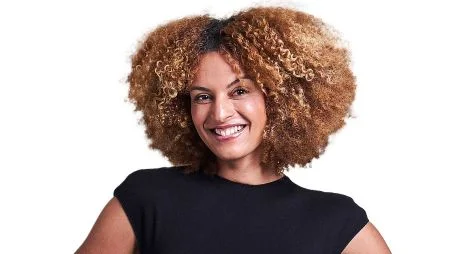 "Abrir caminhos": Gabriela Loran e sua trajetória na TV