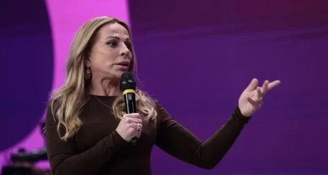 Christina Rocha retorna ao SBT e reassume o comando do "Casos de Família"