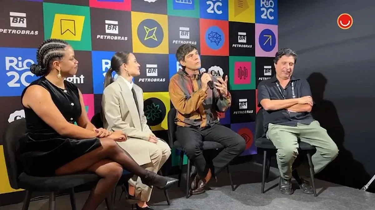 Sergio Guizé, Larissa Manoela e Jeniffer Nascimento apresentam "Eta Mundo Melhor!"