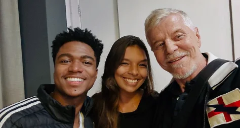Bastidores tranquilos e elenco afinado marcam preparação de "Três Graças"