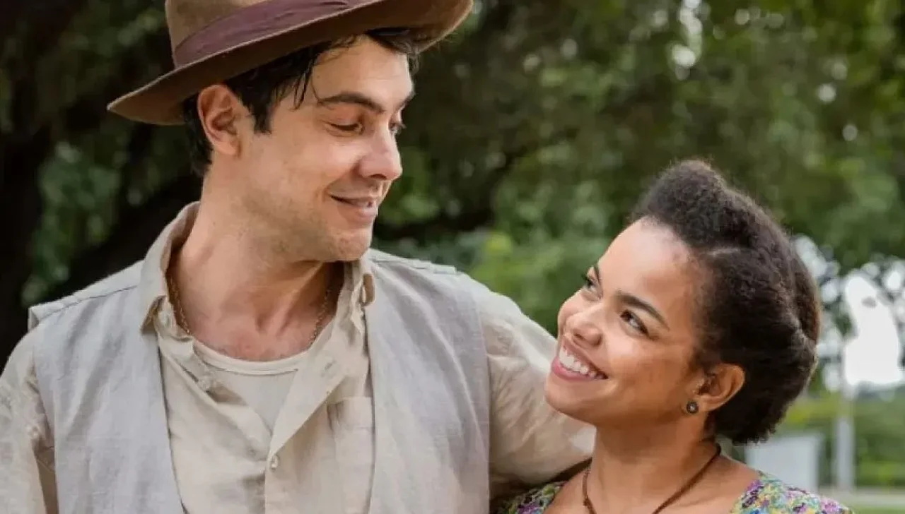 Sérgio Guizé e Jeniffer Nascimento. Foto: Êta Mundo Melhor/Globo