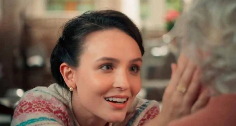 Larissa Manoela rebate críticas por atuação em Êta Mundo Melhor!