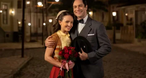 Celso e Estela se beijam em Êta Mundo Melhor!