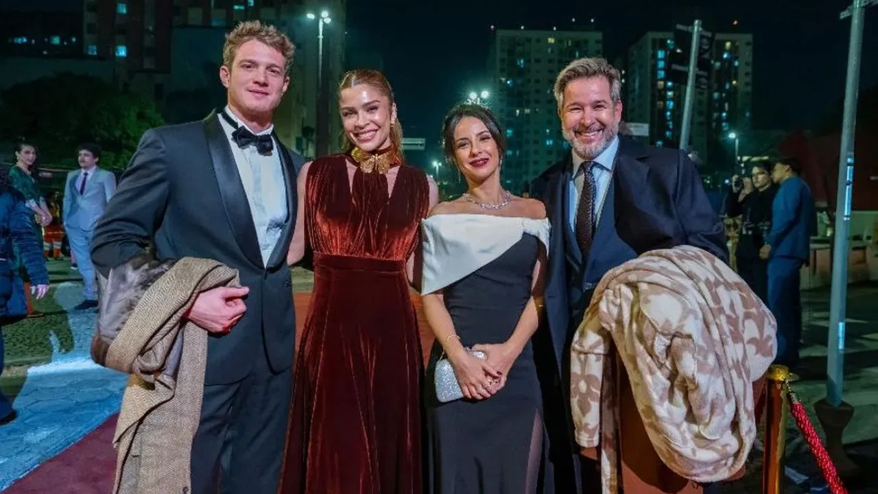 Elenco de Três Graças