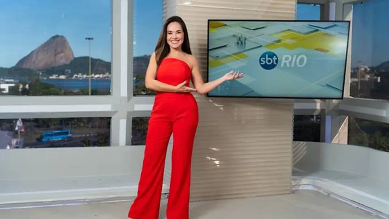 Isabele Benito renova contrato com o SBT até 2027 e celebra nova fase
