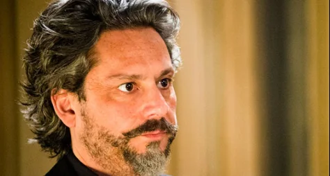 Alexandre Nero retorna como o icônico Comendador em "Três Graças"