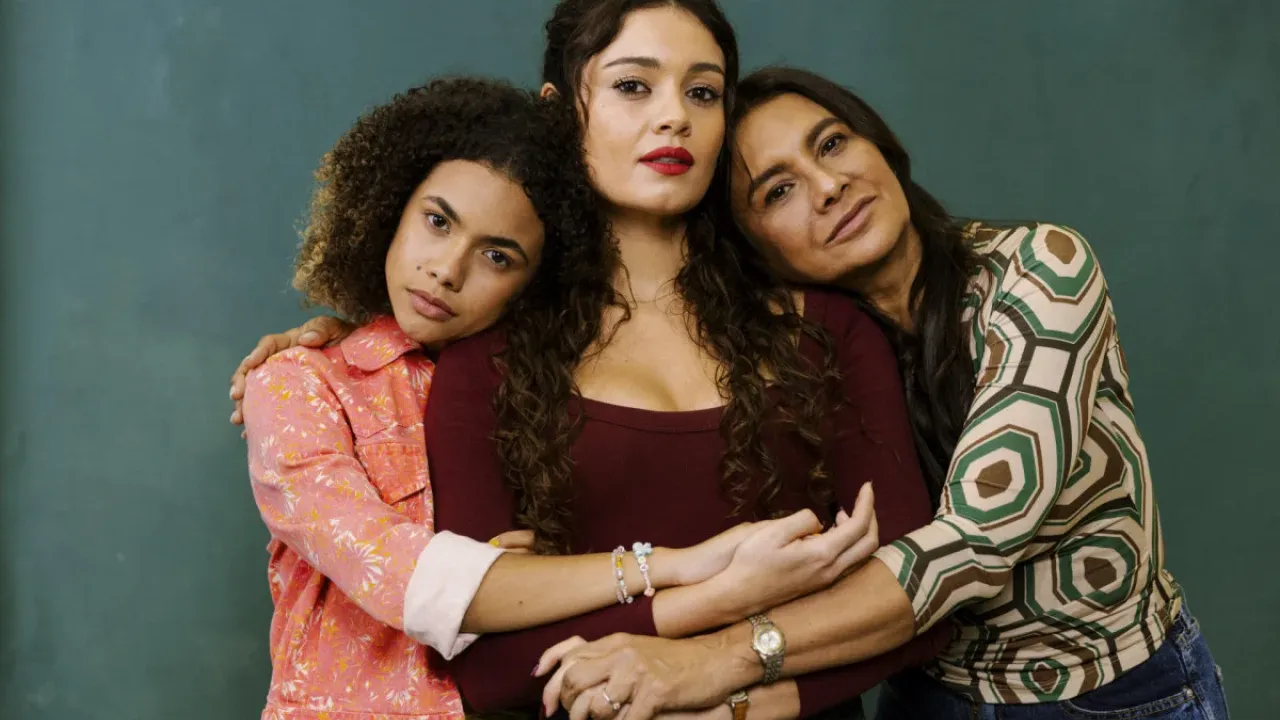 Alana Cabral, Sophie Charlotte e Dira Paes