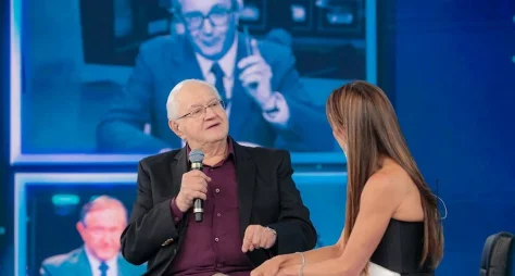 Boris Casoy é celebrado no “Programa Silvio Santos” em noite de nostalgia, games e sertanejo