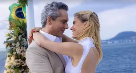 Leila e Marco Aurélio se casam em alto-mar em “Vale Tudo”