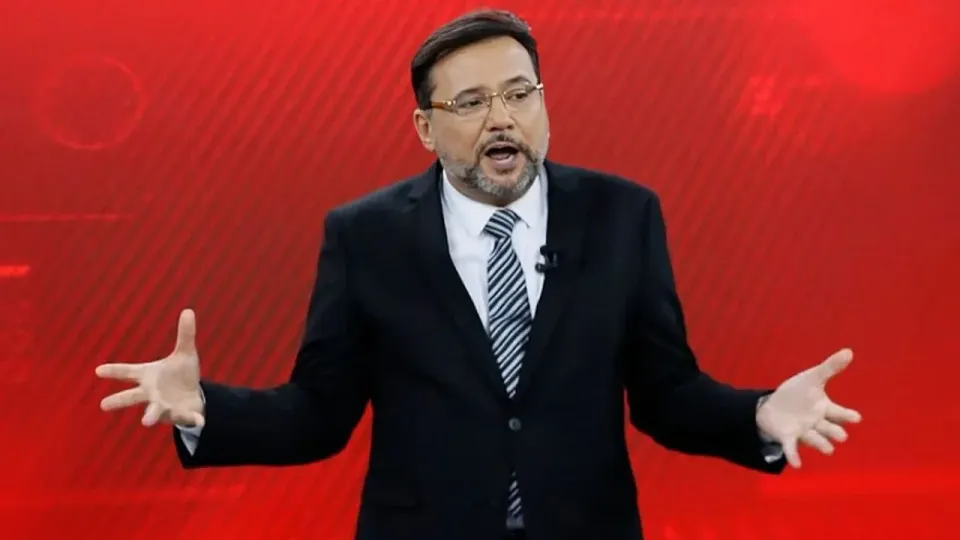 SBT avalia exibir Aqui Agora apenas aos sábados e prepara novo telejornal