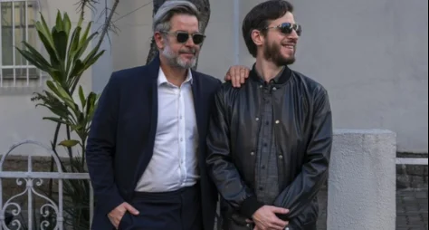 Murilo Benício revela bastidores do sotaque de Santiago Ferette em “Três Graças”.