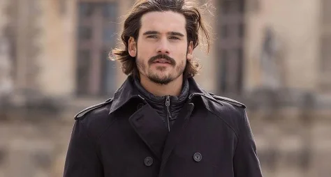 Nicolas Prattes pode viver vilão em A Nobreza do Amor, nova novela das 18h da Globo