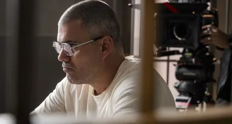 Três Graças: Cazarré surge como Jorginho Ninja; passado com Gerluce vem à tona