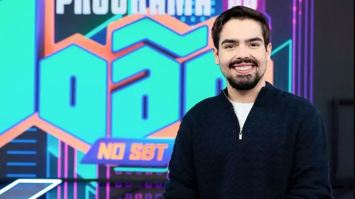 João Silva demite equipe do programa no SBT após baixa audiência e queda no faturamento