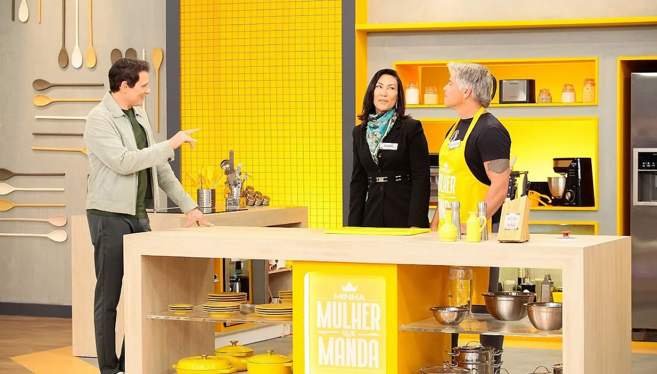 Celso Portiolli, David Cardoso Jr. e Débora. Foto: Divulgação/SBT