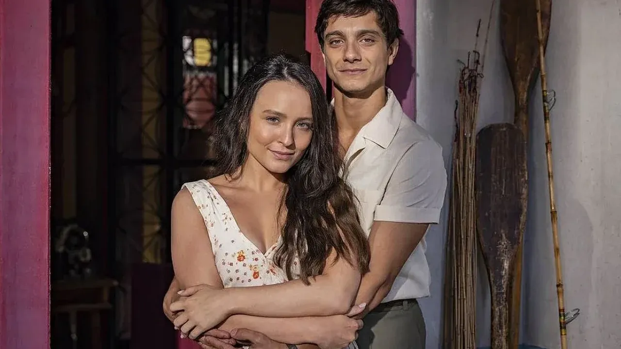 Estela (Larissa Manoela) e Túlio (Cadu Libonati)