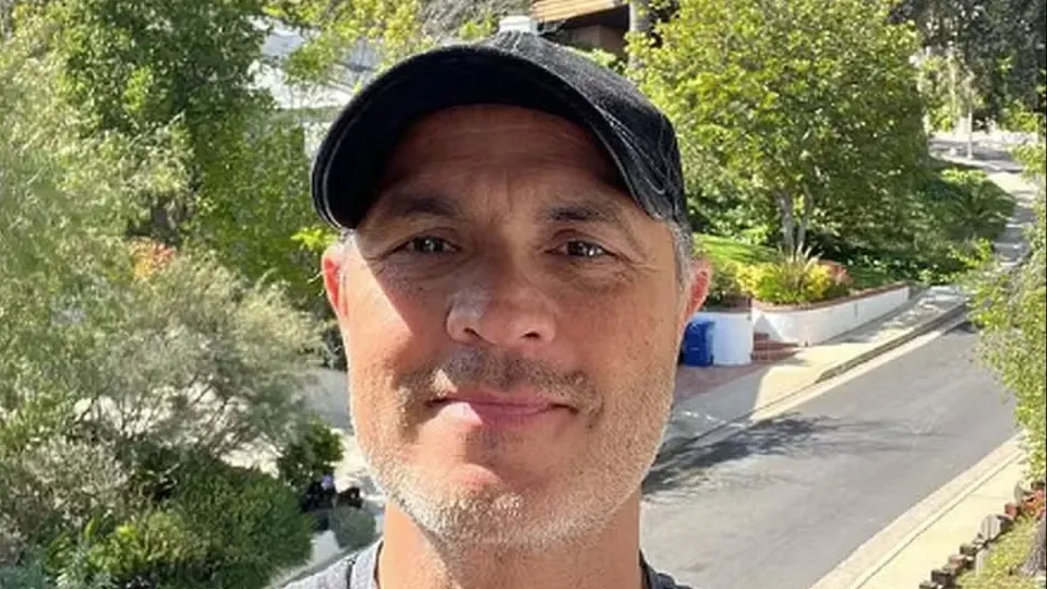 Alexandre Avancini renova com a Seriella e assume nova série bíblica de Cristiane Cardoso
