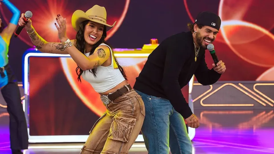 Ana Castela e Zé Felipe animam "Domingo Legal" com tortadas e música