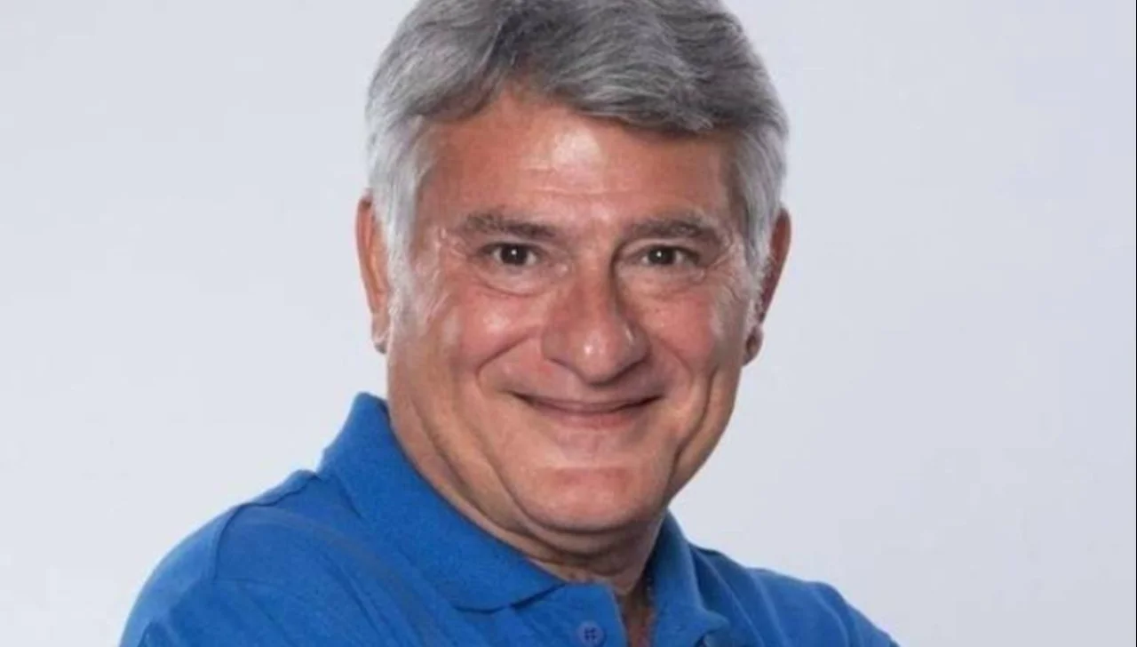 Gafe: Cléber Machado cita a Globo por engano durante jogo na Record