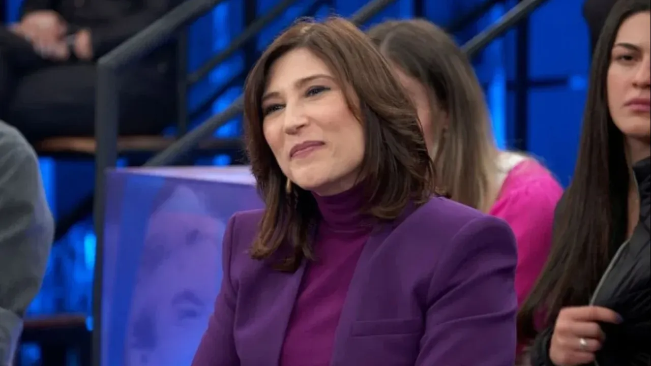 Beth Goulart retorna à Globo em novela vertical para redes sociai