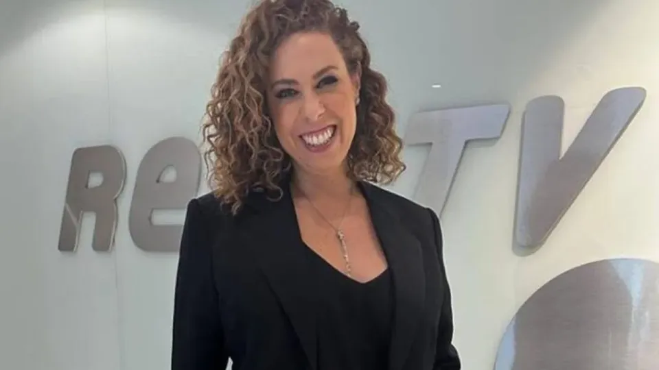 Fabíola Cidral chega à TV aberta como apresentadora do RedeTV! News