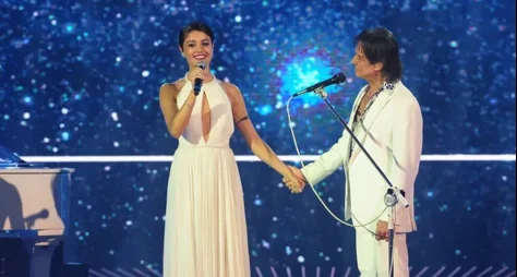 Roberto Carlos reúne João Gomes e Sophie Charlotte em especial em Gramado
