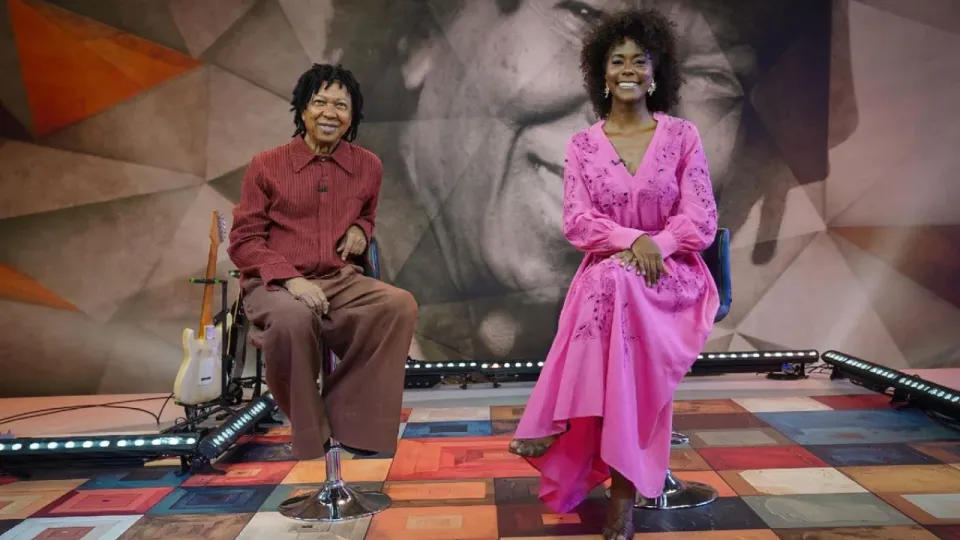 Djavan revisita sucessos e apresenta o seu novo álbum no 'Fántástico'
