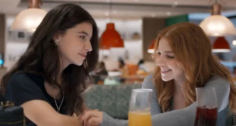 'Três Graças' antecipa beijo e oficialização do casal Lorena e Juquinha