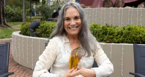 Regina Duarte revela disposição para retornar à Globo após emocionante homenagem