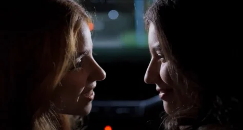 Repercussão internacional de ‘Três Graças’ leva casal #Loquinha a ganhar série própria