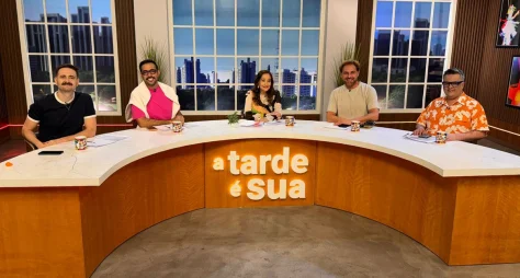 Sonia Abrão apresenta novo cenário em retorno ao vivo do 'A Tarde é Sua'