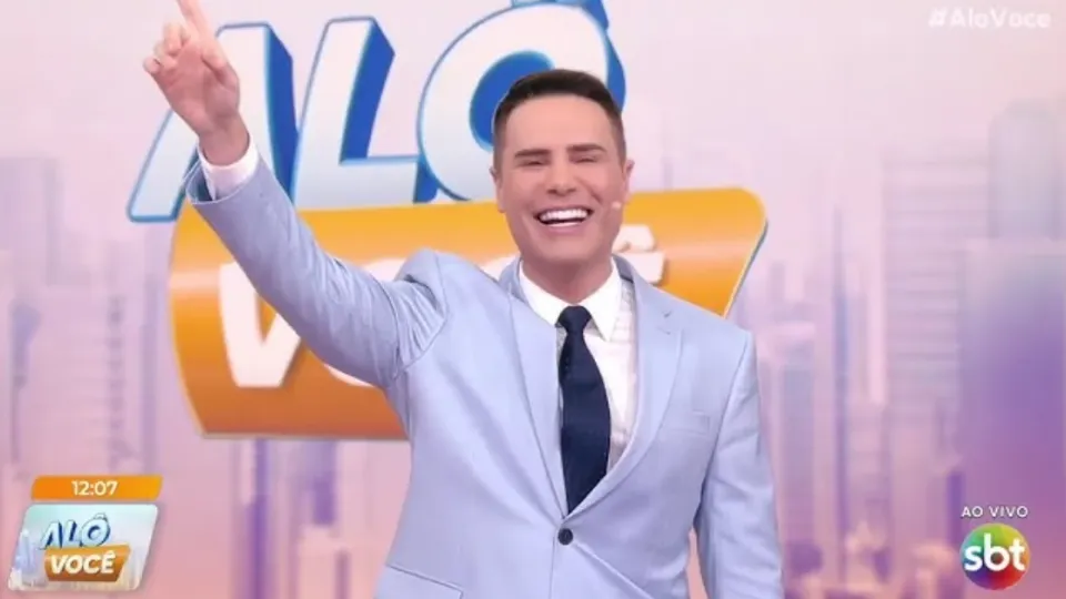 Luiz Bacci deixa 'Alô Você' e SBT negocia futuro do apresentador