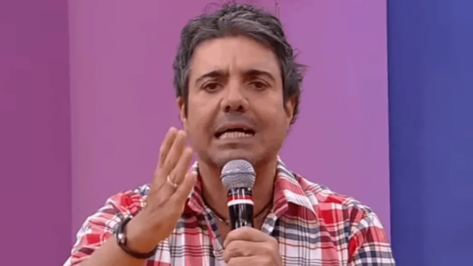 RedeTV! escala João Kleber na faixa do 'TV Fama' no Carnaval
