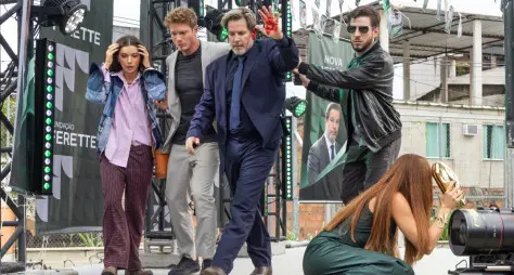 Cem Capítulos de 'Três Graças': Inauguração de Farmácia Vira Palco de Reviravoltas e Revelações