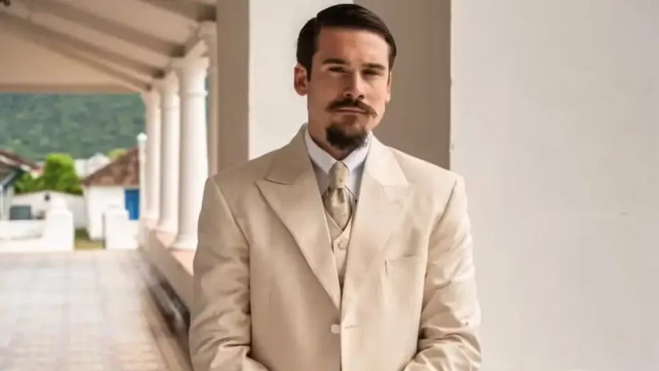 Nicolas Prattes interpreta vilão bon-vivant em 'A Nobreza do Amor'