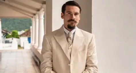 Nicolas Prattes interpreta vilão bon-vivant em 'A Nobreza do Amor'