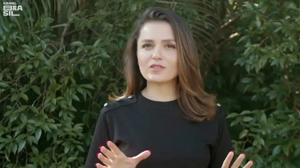 Globo escala Monica Iozzi para a 'Batalha do Lip Sync' no 'Domingão'
