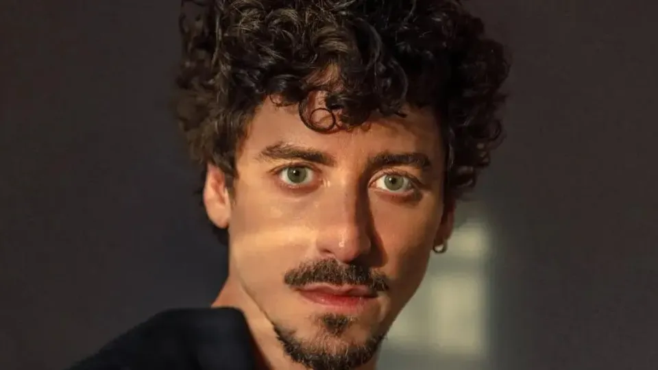 Jesuíta Barbosa retorna às novelas da Globo após quatro anos