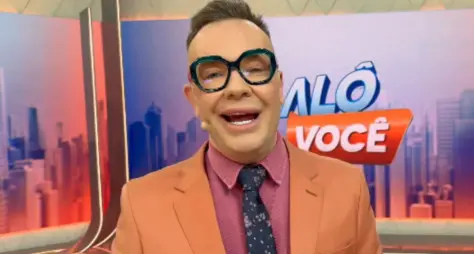 Felipeh Campos acerta volta ao SBT para novo projeto