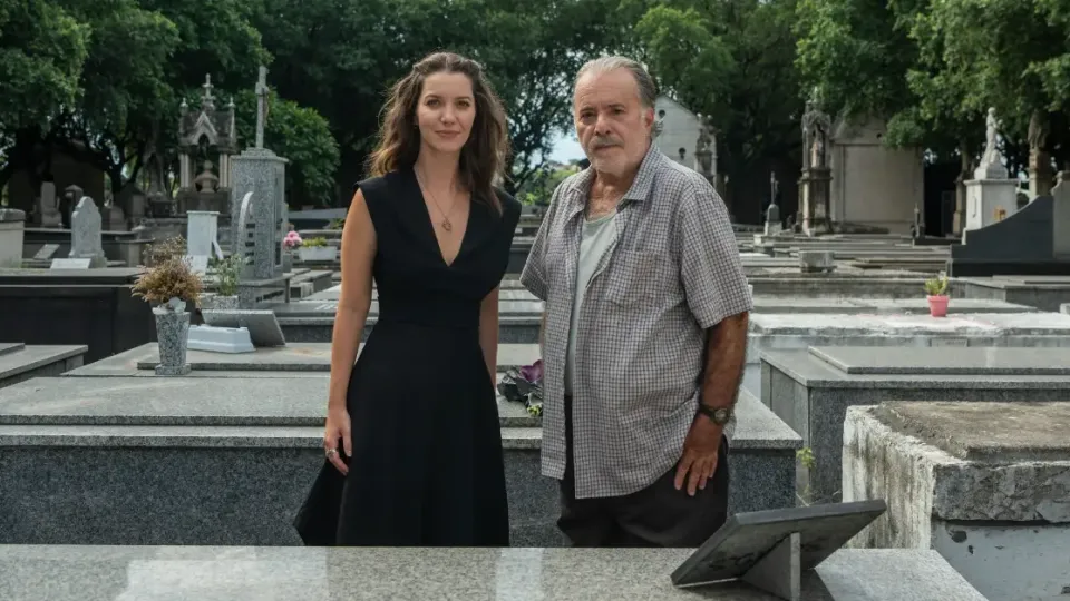 Nathália Dill e Tony Ramos vivem par enigmático em 'Quem Ama Cuida'